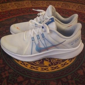 Nike Zoom Quest 4. Mens size 11.5